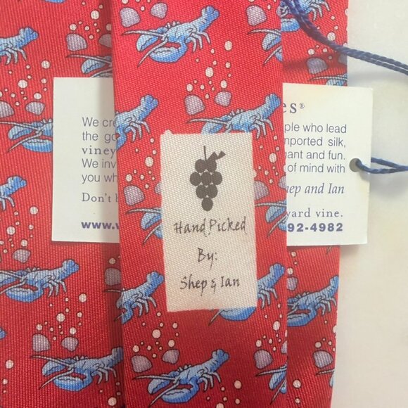 New Vineyard Vines Red Tie with Blue Lobsters - Picture 4 of 5
